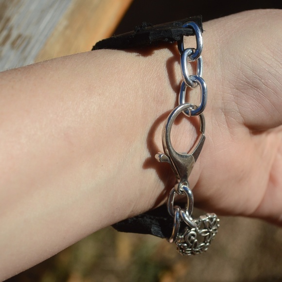 Baroque Cherub Black Real Leather Cuff Bracelet - Picture 7 of 8